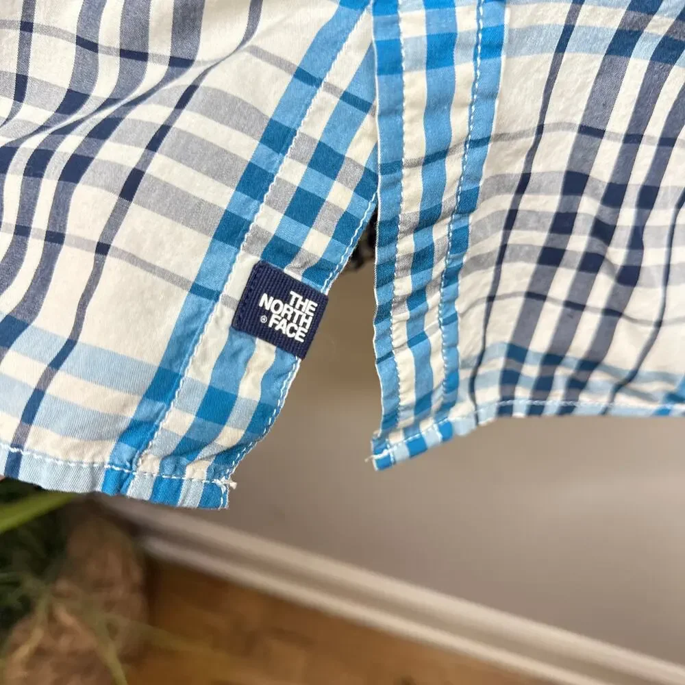 The North Face Men's Blue & White Plaid Two Pocket Button Front Shirt Size Large